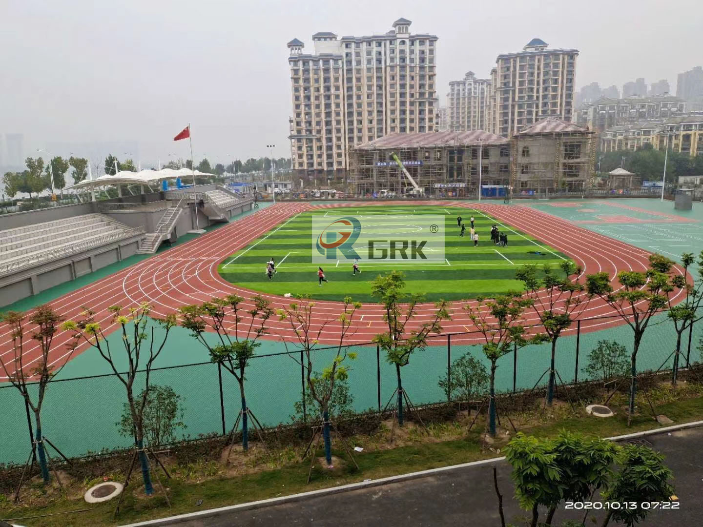 安徽六安混合型跑道和复合型硅PU加人造草坪 (4).jpg